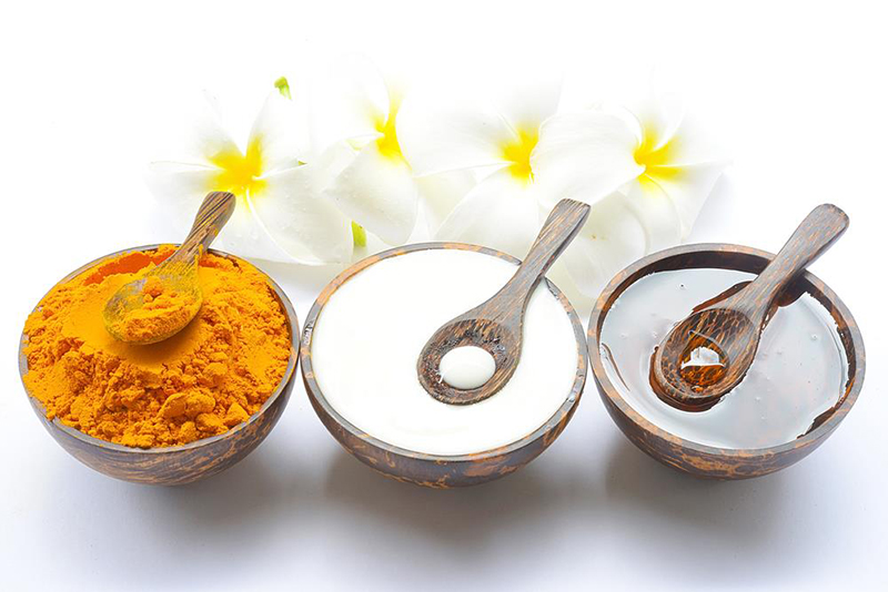 Nghệ và sữa chua